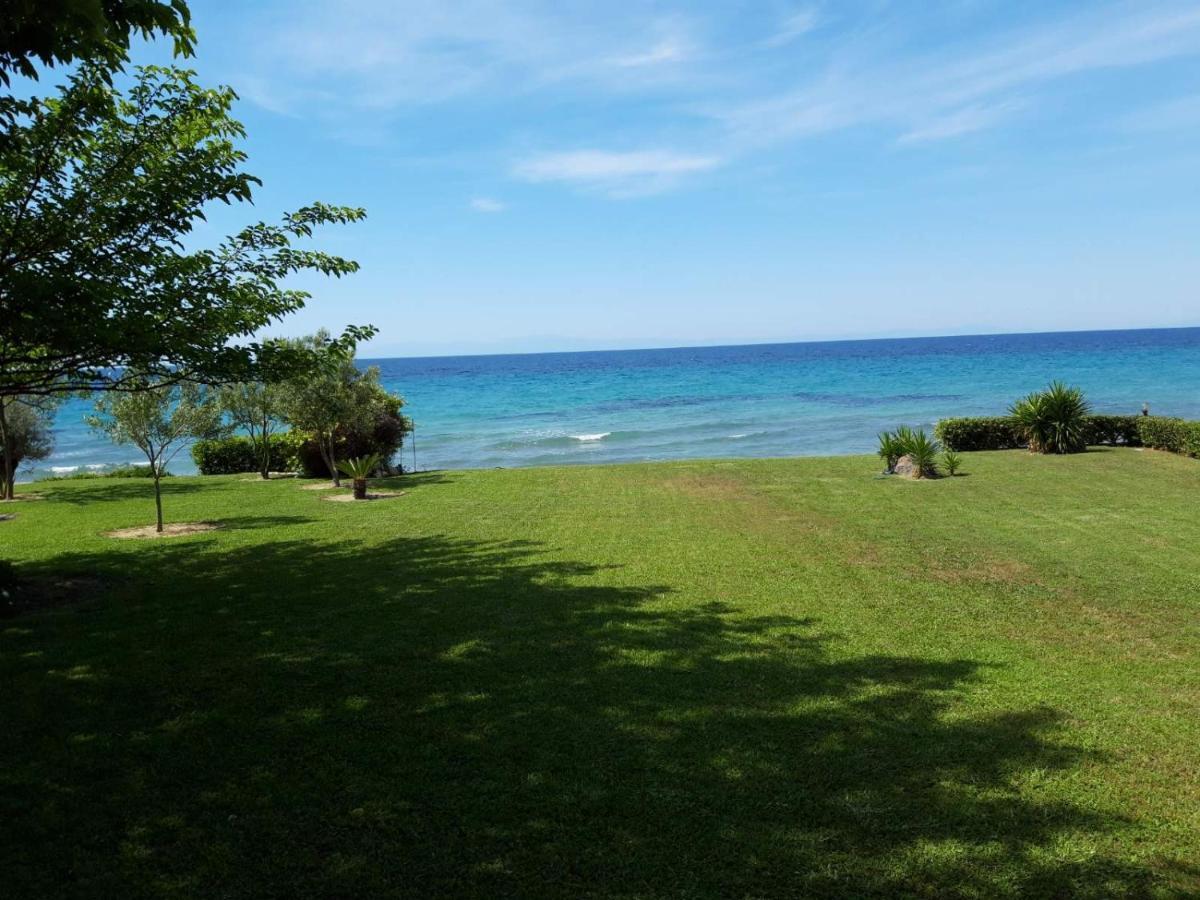 Villa 3Ω Nea Skioni Exterior foto